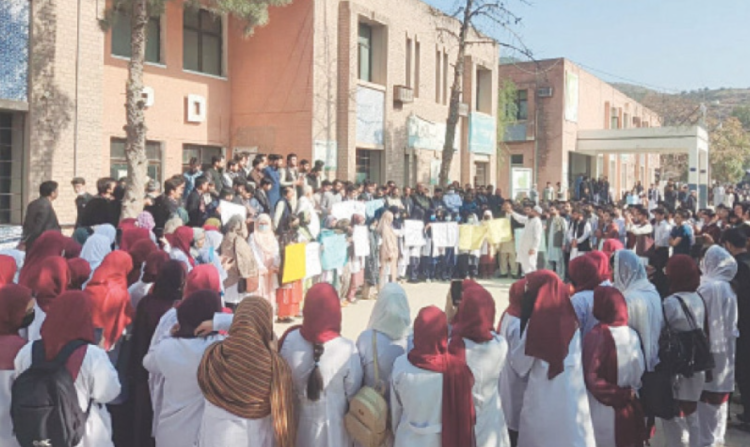 Doctors Protest Woman Colleague’s Killing Outside Kohat Hospital