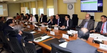 Government Plans Weekly Petrol Price Review, Considers Work-From-Home to Save Fuel