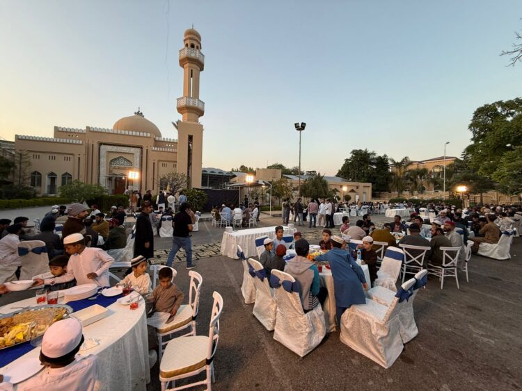Azerbaijan Embassy Hosts Iftar for Jamia Qasmia Students and Families in Islamabad