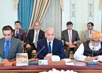 Shehbaz Sharif Leads In-Camera Briefing on Security, Regional Tensions; Leaders Stress Unity as PTI Boycotts