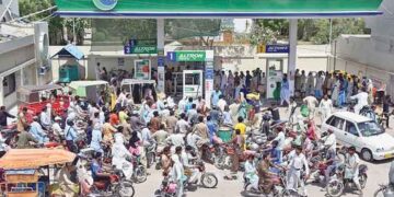 Government Orders Crackdown on Petrol Hoarding, Directs Provinces to Inspect Fuel Stations