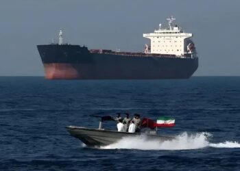 Pakistan-Flagged Tanker Navigates Hormuz as Global Energy Route Faces Threats