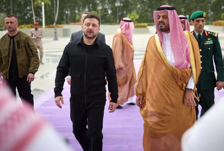 Zelensky Visits Saudi Arabia as Gulf Eyes Ukrainian Drone Defence Technology