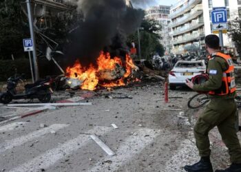 Iran Fires Missile Barrage at Israel as Diplomacy Efforts Remain Uncertain