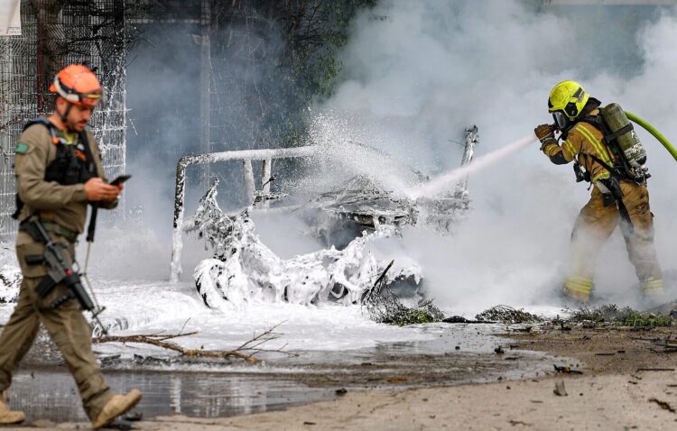 Iran Launches Coordinated Missile and Drone Attacks on US Bases Amid Ongoing Regional Conflict