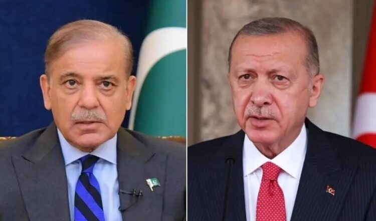 Erdogan Offers Support to Restore Pakistan-Afghanistan Ceasefire in Call with PM Shehbaz