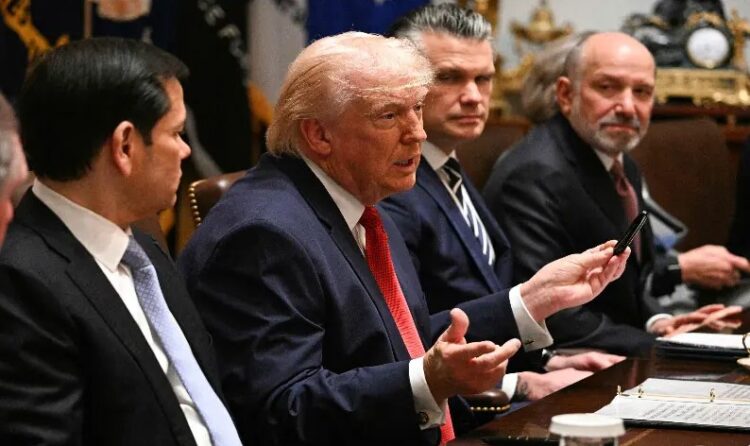 Trump Denies Desperation for Iran Deal, Mixes Threats with Diplomacy