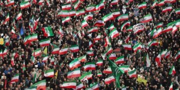 Thousands Attend Funeral of IRGC Naval Commander in Tehran Amid Ongoing Conflict