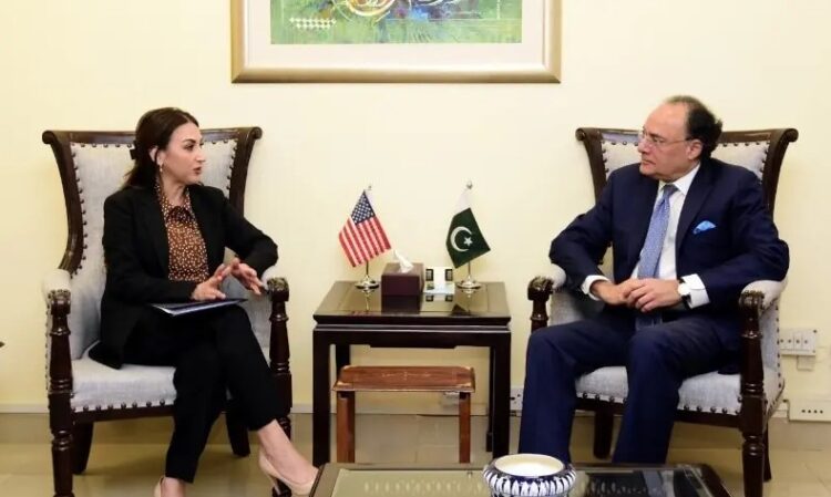 Pakistan Seeks IMF Flexibility Amid Oil Price Surge, Plans to Pass Fuel Burden to Consumers