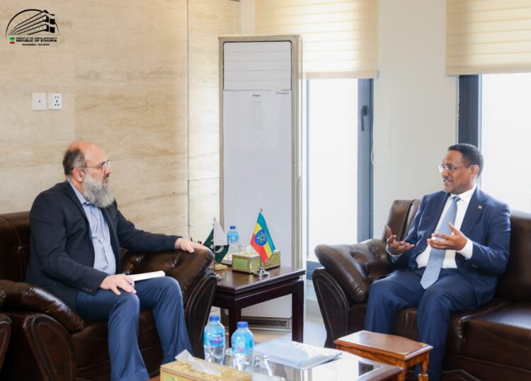 Ethiopian Ambassador Calls on Commerce Minister of Pakistan