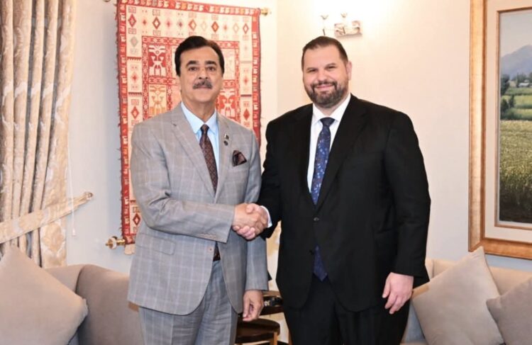 Romania Presents Choral Version of Pakistan’s National Anthem to Senate Chairman Gilani