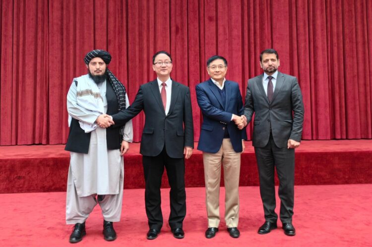 Pakistan, Afghanistan Agree to De-escalate Tensions in China-Hosted Talks